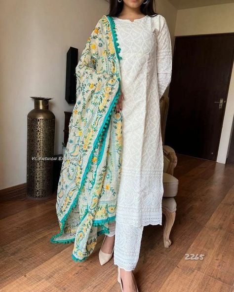 beautiful white chikankari palazzo kurta set Pakistani heavy work with heavy dupatta Kurti With Palazzo, Heavy Dupatta, Trendy Dresses Summer, Chikankari Suits, Partywear Dresses, White Kurta, Desi Fashion Casual, Kurtis With Pants, Kurta With Pants