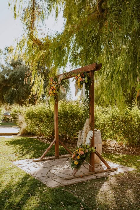 Farm Wedding Arch Ideas, Rustic Archway, Diy Wooden Wedding Arch, Simple Arbor, Wooden Wedding Arch, Wedding Arbor Ideas, Gazebo Wedding Decorations, Wedding Arbor Rustic, Wooden Wedding Arches