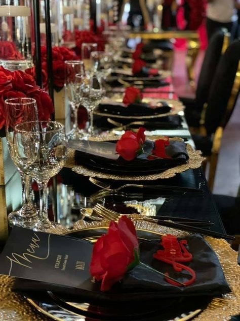 Black Red And Gold Party Decorations, Black And Red Decor Party Ideas, Red Black Gold Wedding, Black White Gold Wedding Theme, Formal Dinner Table, Hollywood Birthday Parties, Debut Party, Hollywood Birthday, Red Carpet Wedding