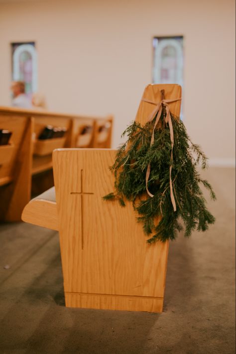 Boho Wedding Pew Decor, Christmas Wedding Pew Decorations, Winter Wedding Pew Decorations, Winter Church Decor, Winter Wedding Church Decorations, Christmas Pew Decorations, Boxwood Wedding Decor, Church Pew Wedding Decorations, Church Pew Wedding