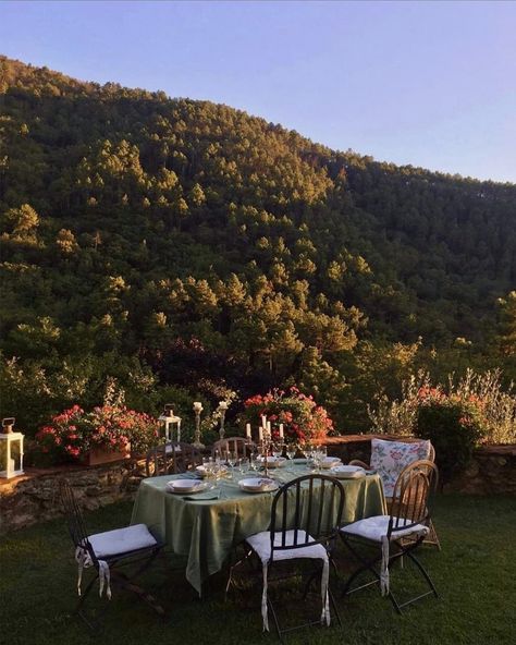 Rouje Paris on Instagram: “How do I make a reservation? Via: @silvi_lubilubi - #inspo #italy #dinner #view” Eclectic Grandma, International Tourism, Italian Countryside, Beach Camping, Travel And Tourism, Nature Reserve, Beautiful Sunset, Santorini, Tuscany