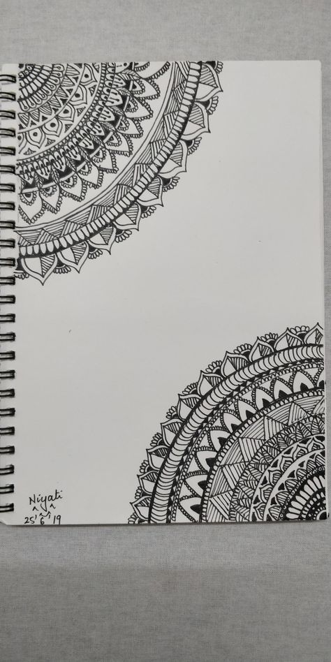 Corner Mandala Art, Corner Mandala Design, Corner Mandala, Mandala Sketch, Mandala Arts, Mandala Book, Mandala Drawings, Mandala Ideas, Mandala Doodle