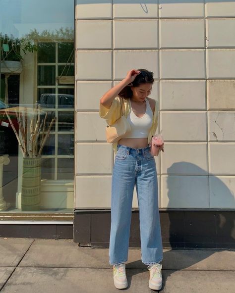 White Crop Shirt Outfit Street Styles, Wide Leg Jeans Poses, Crop Top And Wide Leg Jeans, Crop Top With Wide Leg Jeans, Yellow Halter Top Outfit, Nike Air Force 1 Wide Leg Jeans, Yellow Button Down Outfit, Cropped Button Up Shirt Outfit Summer, Poses In Wide Leg Jeans