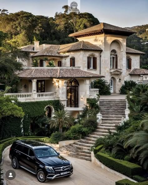 Vogue House, Mansion Aesthetic, Architecture Villa, Aesthetic Vogue, Dream Life House, Spanish Style Home, Home City, Beautiful House Plans, Fantasy House