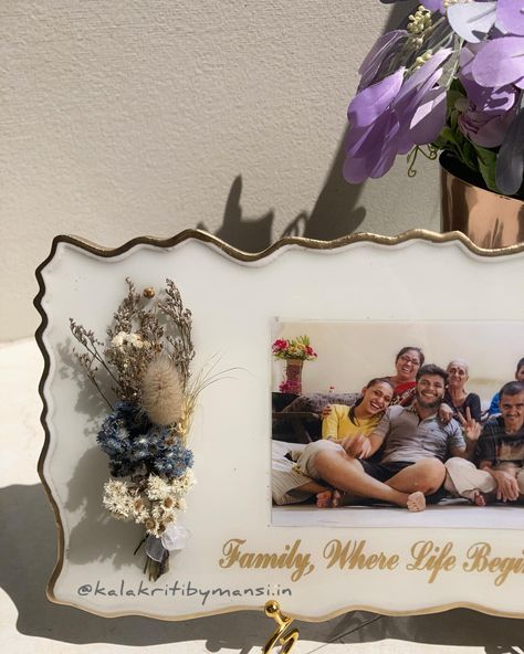 “When family gets together, we can solve every negative thing arrives 🦋👍🏻!! “ (📍last video for details) Give your family this beautiful frame with the memory photo of your togetherness ❤️!! Dm us for order 💖! #familygifts #resingifts #familyoccasion #giftforfamily #resinframeideas #familygiftideas #ideas #standingframe #resingifts #resingiftideas #giftinbudget #uniquegifts #ａｅｓｔｈｅｔｉｃ #reelsinstagram #transition #arttransition #transitipnreel #reelitfeelit #supportsmallbusiness #smallbusi... Family Photo Frame Ideas, Family Photo Frame, Family Photo Frames, Family Get Together, Frame Stand, Photo Memories, Together We Can, Family Photo, Family Gifts