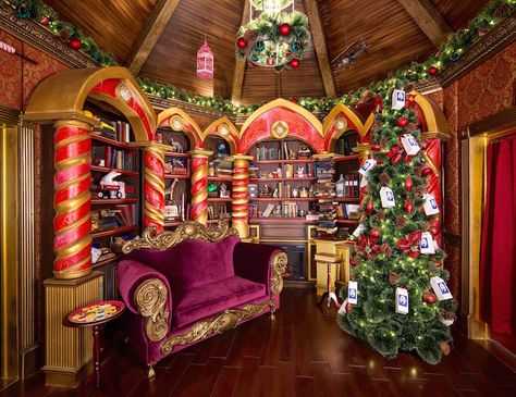 Santa's Study, Wesfield Christmas Grotto. Image courtesy of Westfield. Santas Grotto Ideas Decoration, Santa Grotto Ideas, Santa’s Workshop Theme, Christmas Event Decor, Grinch Sleigh, Santa Claus Workshop, Christmas Grotto Ideas, Grotto Ideas, Santa Grotto