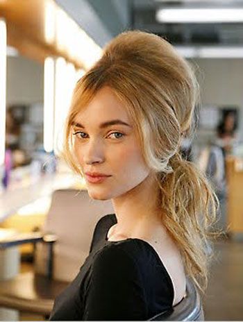 beehive hair - Google Search Beehive Hairstyles, 60s Hairstyles, Poofy Hair, 1960s Hair, 60s Hair, Beehive Hair, Wedding Bun Hairstyles, Retro Hair, Hair Raising