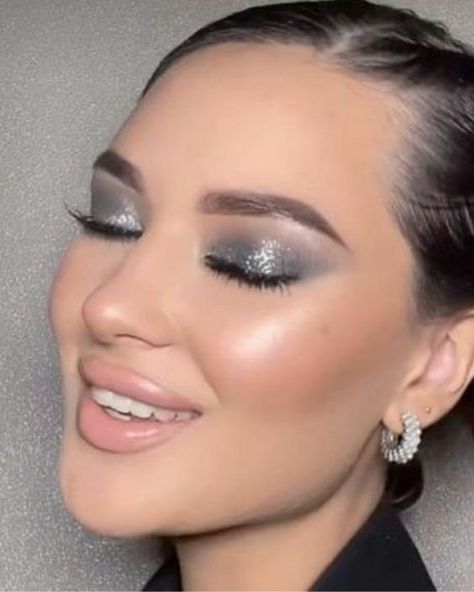 Top 15 Eye Makeup Ideas For Black Dress To Captivate Charm Prom Night Makeup Silver, Rhinestone Smokey Eye, Smoky Metallic Eye, Silver Glam Makeup Sparkle, Silver Smoky Eyeshadow Looks, Chrome Eyeshadow Look, Gunmetal Makeup, Makeup Silver Eyeshadow, Silver Makeup Looks For Prom