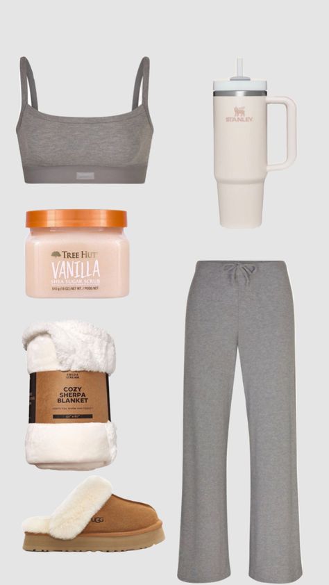 Sleep wear / comfy outfit inspo Comfy Oufits, Outfit Inspo Shuffles, Sleeping Outfits, Sleep Outfit, Lazy Fits, Winter Sleepwear, Silk Pajamas Women, Comfy Outfit, Cute Lazy Outfits