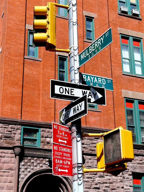 New York Street Sign, New York Sidewalk, Street Signs Photography, Photos Of New York City, Traffic Lights, Exit Sign, Traffic Signal, Architecture Design Drawing, Graphic Poster Art