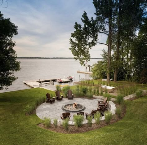 Lake Yard Ideas, Hillside Patio, Lakeside Fire Pit, Lake Backyard, Lake House Deck, Lake Landscaping, Lakeside Garden, Outdoor Fire Pit Area, Rustic Lake Houses