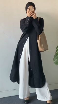 Tunik Hijab Style, Outfit Ngampus, Muslimah Outfit, Modesty Outfits, Muslim Outfits Casual, Muslim Fashion Hijab Outfits, Hijabi Fashion Casual, Fashion Top Outfits, Style Hijab