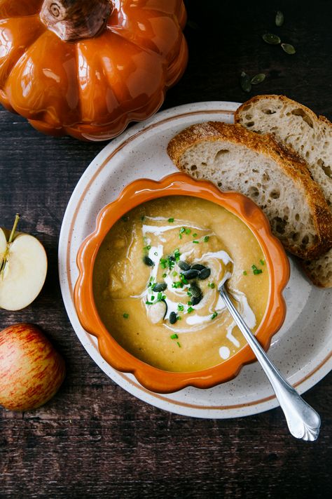 Pumpkin, Apple & Ginger Soup Best Pumpkin Soup Recipe, Pumpkin Apple Soup, Sweet Apples, Vegan Pumpkin Recipes, Apple Pumpkin, Ginger Soup, Apple Soup, Comforting Soup, Pumpkin Soup Recipe