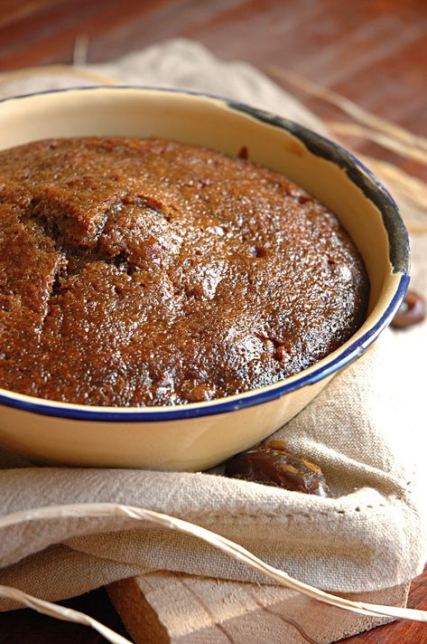 South African Desserts, Hot Puddings, Malva Pudding, African Dessert, Warm Desserts, Winter Warmers Recipes, African Cooking, Tandoori Masala, Tart Dessert