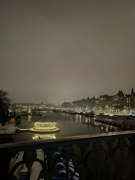 Sweden At Night, Stockholm Apartment Aesthetic, Stockholm At Night, Stockholm Pictures, Stockholm Sweden Aesthetic, Stockholm Nightlife, Stockholm Autumn, Stockholm Lifestyle, Stockholm Aesthetic