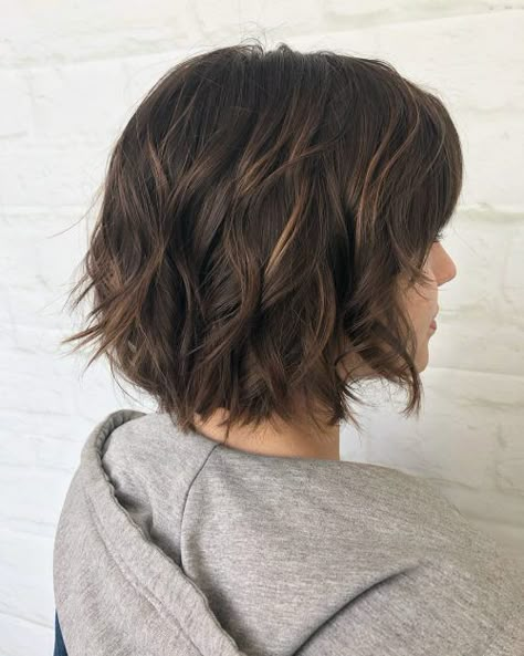 46 Chic Choppy Bob Hairstyles Bob Inversat, Bob Lung, Short Textured Bob, Hair Plait, Plait Styles, Updo Easy, Hairstyles Anime, Cute Bob Hairstyles, Hairstyles School