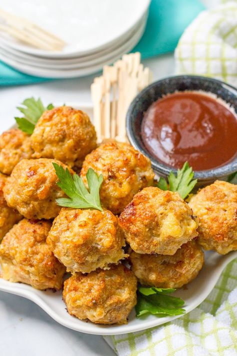 I didn't add onions and used Italian spiced bread crumbs Meatballs For Toddlers, Ground Chicken Breast Recipes, Cheesy Baked Chicken, Baked Chicken Meatballs, Summer Appetizers Easy, Cheesy Meatballs, Easy To Bake, Chicken Meatball Recipes, Chicken Snacks