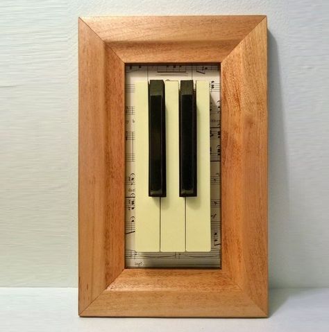 Piano Keys Repurposed, Piano Projects, Repurposed Pianos, Repurposed Piano, Piano Crafts, Pump Organ, Piano Desk, Top Craft, Piano Decor