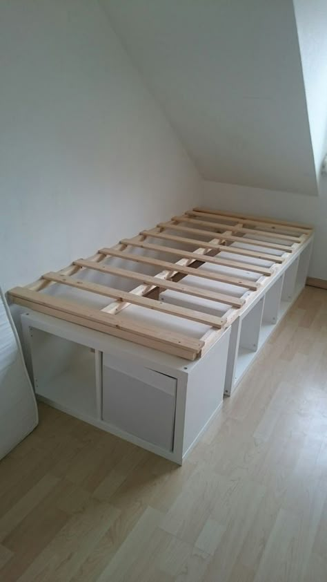 Ikea Platform, Platform Bed Diy, Ikea Platform Bed, Box Room Bedroom Ideas, Diy Storage Bed, Diy Platform Bed, Diy Hack, Bed Platform, Diy Bathroom Furniture