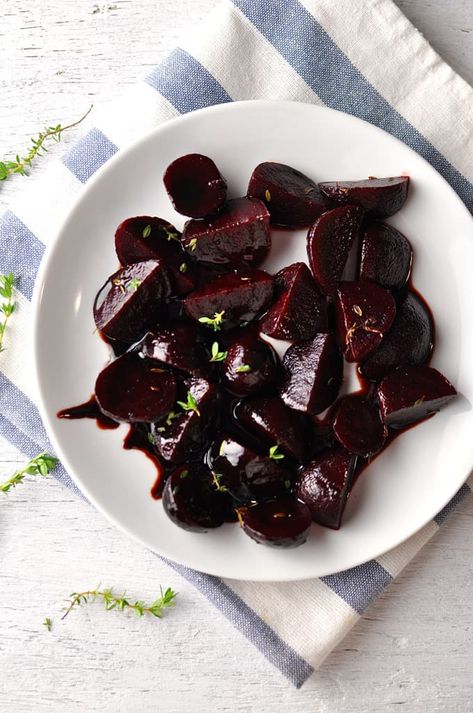 Overhead photo of balsamic glazed beetroots Easy Thanksgiving Sides, Beetroot Recipes, Recipetin Eats, Recipe Tin, Canned Vegetables, Beet Recipes, Roasted Beets, Balsamic Glaze, Thanksgiving Side Dishes