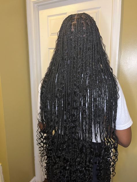 Criss Cross Bohemian Knotless Braids, Boho Knotless Braids With Curly Ends, Bohomeian Knotless Box Braids, Bohemian Knotless Braids Medium, Long Bohemian Knotless Braids, Bohieman Knotless Box Braids, Bohemian Knotless Braids With Color, Medium Bohemian Knotless Braids, Small Bohemian Knotless Braids