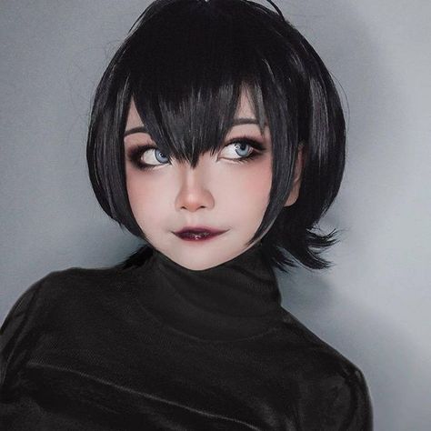 Mavis Genderbend, Mavis Makeup Hotel Transylvania, Mavis Hairstyle, Mavis Hotel Transylvania Cosplay, Mavis Hotel Transylvania Makeup, Mavis Hair, Mavis Makeup, Dracula Makeup, Mavis Costume