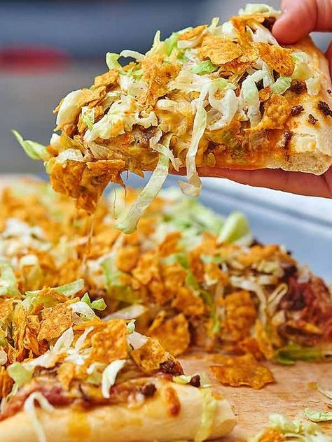 Happy Joe’s Taco Pizza Easy Taco Pizza, Perfect Homemade Pizza, Pizza Taco, Taco Pizza Recipes, Homemade Pizza Dough Easy, Pizza Lasagna, Taco Toppings, Chili Relleno, Dough Pizza