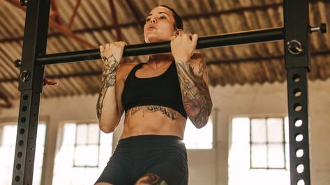 Yes, The Chin-Up & Pull-Up Are Different. And Yes, It Matters. | BarBend Pull Ups Women, Vision Board For Women, Strong Chin, Pull Up Workout, The Agonist, Inverted Row, Good Back Workouts, Upper Back Muscles, Fitness Habits