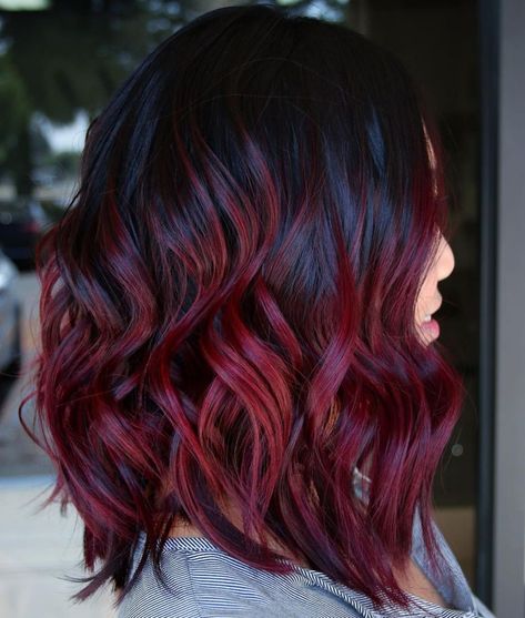 Bright Burgundy Balayage with Black Roots Pelo Color Vino, Burgundy Balayage, Black And Burgundy Hair, New Hair Color Trends, Wine Hair Color, Dark Red Hair Color, Maroon Hair, Red Ombre Hair, Wine Hair