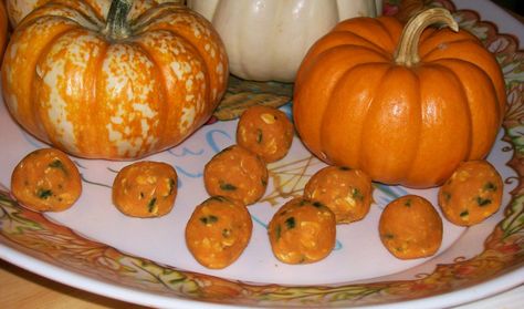 Parrot Chop, Mashed Pumpkin, Pumpkin Balls, Pumpkin Treats, Bird Treats, Parrot Pet, Pumpkin Treat, Parrot Cage, Parrot Toys