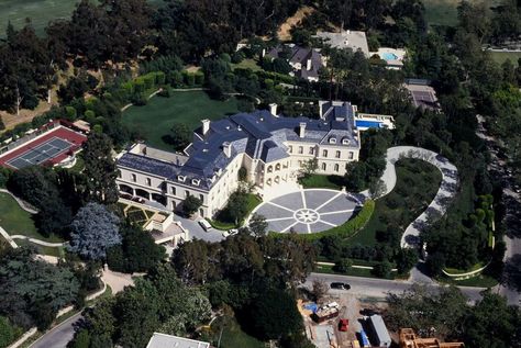 Famed Spelling Manor in Los Angeles Lists for $165 Million | Barron's Spelling Manor, House In Beverly Hills, Spec House, Elvis Presley Graceland, Holmby Hills, Beverly Hills Mansion, At Home Movie Theater, Dubai Travel, Los Angeles Homes