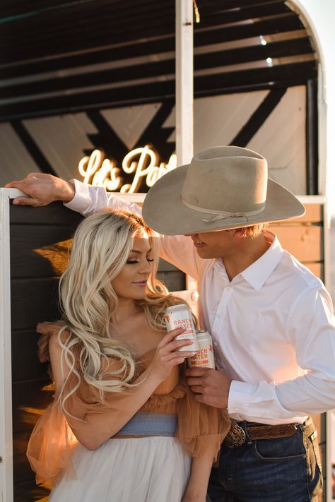 old horse trailer and turned it into a mobile bar for any event. Weddings, bridal showers, baby showers, you name it! 💐 Follow Our Socials: @thepartycrasher.co • • #rusticwedding #western #boho #weddings #mobilebar #weddingprop #bridalshower #photoprop @itstaylorrousseau Taylor Rousseau #photoshoot #westernphotoshoot western fashion Western Bar Photoshoot, Horse Trailer Photoshoot, Trailer Photoshoot, Taylor Rousseau, Horse Trailer Mobile Bar, Vintage Horse Trailer, Western Photo Shoots, Bar Photos, Western Photoshoot