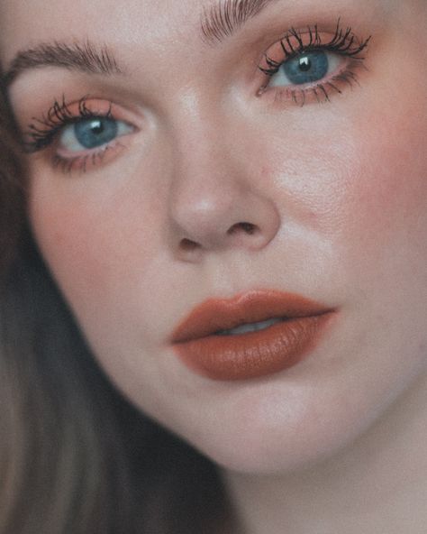 Jamie Genevieve has launched her own makeup brand 'Vieve'.  This burnt orange lipstick is the Modern Matte Lipstick in the shade 'Power Suit'.  The perfect lipstick for Autumn. Burnt Orange Lipstick Makeup, Orange Lipstick Makeup, Burnt Orange Lipstick, Jamie Genevieve, Cinnamon Pumpkin, Orange Lipstick, Average Girl, Perfect Lipstick, Power Suit