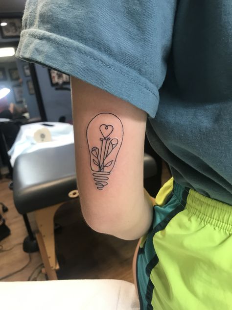 Lightbulb Butterfly Tattoo, Lightbulb Heart Tattoo, Crappy Tattoos, Heart And Flowers Tattoo, Light Bulb Tattoo, Lightbulb Tattoo, Poor Life, Simple Tattoos For Women, Heart And Flowers