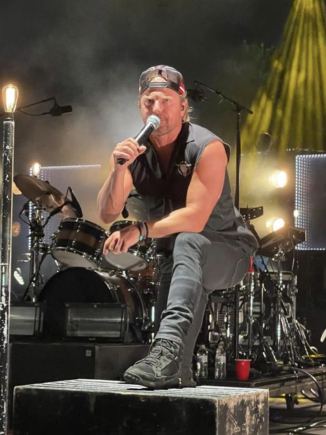 Photo by Melissa Graves Cedar Rapids IA 6/2023 Kip Moore, Cedar Rapids, Country Singers, Real Man, Celebrities Male, Fan Page, Singers, Fan, Concert