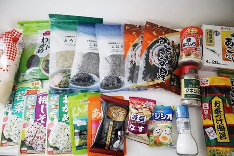 Japanese Grocery Haul - 18 Products I Purchased in Japan | It has grown on me! Japan Haul, Wakame Salad, Pickle Seasoning, Japanese Pickles, Wakame Seaweed, Japanese Egg, Japanese Grocery, Tonkotsu Ramen, Japanese Curry