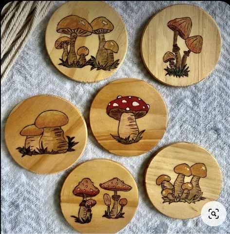 Wood Coasters Diy, Wood Burned Gifts, Engraved Wood Coasters, Beginner Wood Burning, Wood Burning Tips, Wood Burning Patterns Stencil, Wood Spoon Carving, Wood Burn Designs, Coaster Crafts