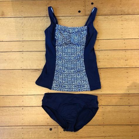 Land’s End 2-pc Tankini Swim Set Size 8 White Tankini, Swim Tankini, Swim Sets, Tankini Top, Tankini, Navy And White, Swimming, Pet, Navy