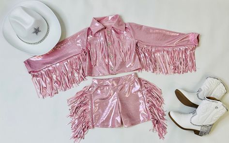 Traje Cowgirl, Kids Western Wear, Rodeo Birthday Parties, Western Glam, Cowgirl Couture, Modern Cowgirl, Space Cowgirl, Cowgirl Costume, Cowgirl Birthday