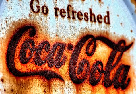 photo Rusty Sign, Rust Never Sleeps, Always Coca Cola, Rust In Peace, Ghost Signs, Radio Vintage, Peeling Paint, Old Signs, Rusty Metal