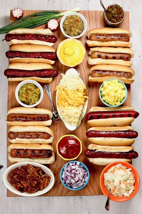 Hot Dog Charcuterie, Hot Dog Charcuterie Board, Dog Charcuterie Board, Grilling Hot Dogs, Board Party, Homemade Barbecue Sauce, Charcuterie Inspiration, Summer Grilling Recipes, Snack Board