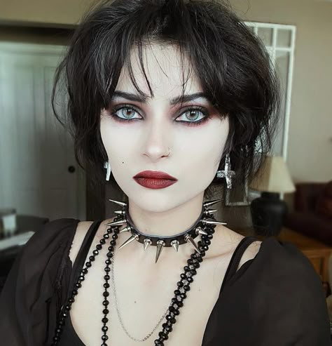 The Craft Movie Fashion, The Craft Makeup Looks, 90s Gothic Makeup, Nancy The Craft Makeup, Vamp Birthday, Nancy Downs Makeup, Nancy The Craft Outfit, The Craft Makeup, The Craft Costume