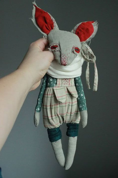 Textile Art Dolls, Doll Plushies, Art Dolls Handmade, Textile Doll, Arte Fantasy, Art Textile, Soft Sculpture, Doll Crafts, Animal Dolls