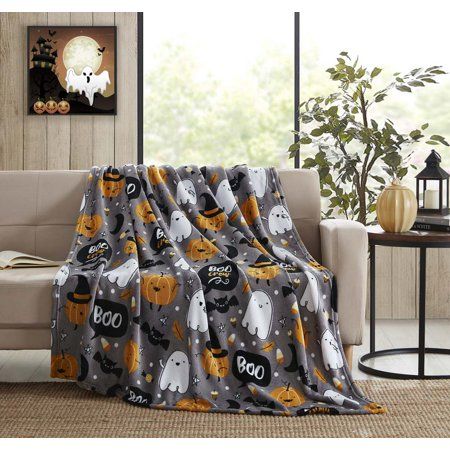 Sofa Bed Living Room, Halloween Room Decor, Flannel Bedding, Halloween Blanket, Boo Crew, Lightweight Blanket, Halloween Vintage, Ghost Pumpkin, Plush Throw Blankets