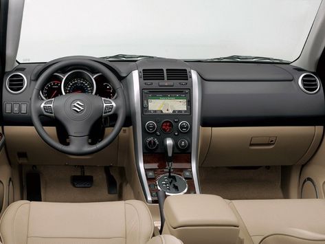 2014 Suzuki Grand Vitara Brazil - interior Suv Interior, Suzuki Kizashi, Car Suzuki, Best Luxury Sports Car, Best Suv Cars, Car Picture, Suzuki Cars, Best Suv, Highway Traffic