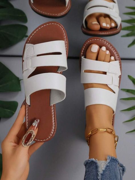 Pam Slippers For Ladies, Female Palm Slippers Design, Stylish Sandals For Women, Male Slippers, Slippers For Ladies, Simple Dress Casual, Nigerian Dress, Fancy Sandals, Shoe Makeover