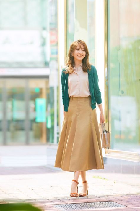 #fashion, #style, #outfitinspiration, #beauty Uniqlo Women Outfit Work, Uniqlo Skirt Outfit, Autumn Outfit Women, Uniqlo Skirt, Uniqlo Women Outfit, Uniqlo Dress, Color Combos Outfit, Office Fashion Women, Uniqlo Women