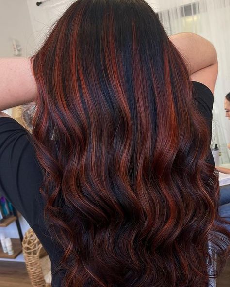 LI, NY COLORIST 👩🏻‍🎨 on Instagram: "Copper balayage 🔥 @wellahairusa shinefinity for the toner! I love these toners, especially the reds because they come out so vibrant and beautiful 🤩 #wellapassionistausa #behindthechair #balayageproject #licensedtocreate #bestofbalayage #showmethebalayage #beautylaunchpad #basicsofbalayage #wellahair #americansalon #modernsalon #mastersofbalayage #balayageombre #citiesbesthairartists #ittakesapro #olaplex #balayagedandpainted #beautifulhair #hairgoals #ba Hair Color For Medium Length Hair, Black Hair With Copper Highlights, Copper Red Balayage, Black And Copper Hair, Red Copper Balayage, Red Balayage Highlights, Balayage Asian Hair, Red Hair Color Shades, Red Highlights In Brown Hair