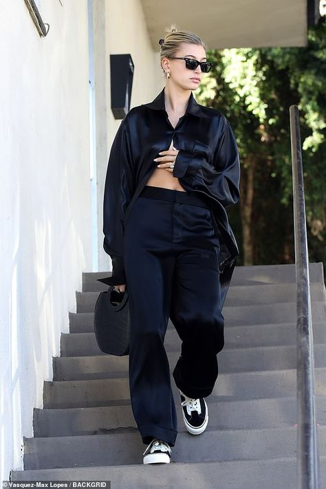 Hailey Bieber Street Style, Hailey Baldwin Street Style, Warm Fall Outfits, Hailey Bieber Outfits, Hailey Baldwin Style, Foto Poses, Looks Black, Hailey Baldwin, Sarah Jessica Parker