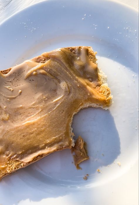 Piece of toast with peanut butter and honey spread on a white plate Peanut Butter On Toast, Peanut Butter Toast Aesthetic, Peanut Butter Aesthetic, Butter Aesthetic, Peanut Butter And Honey, Peanut Butter Toast, Butter Toast, Warm Aesthetic, Honey Toast